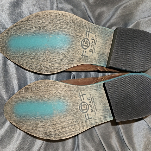 CORRAL BOOTIES- NWOT - Picture 6 of 6